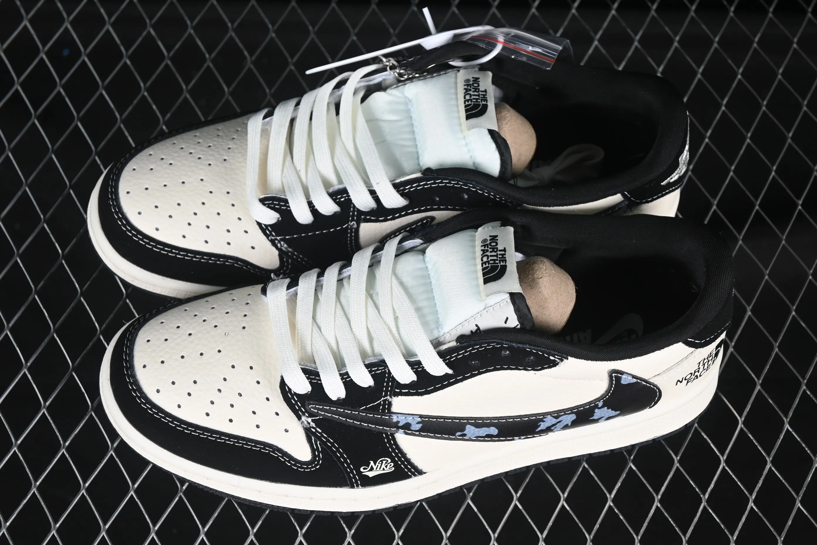 All categories Air Jordan Jordan series basketball shoes Air Jordan 1 Low High-end customized low-top sneakers Travis Scott x Fragment Design x Air Jordan 1 Low OG SP AJ1 Joe 1 North Face joint beige graffiti hook low-top cultural casual sneakers XS2024-021